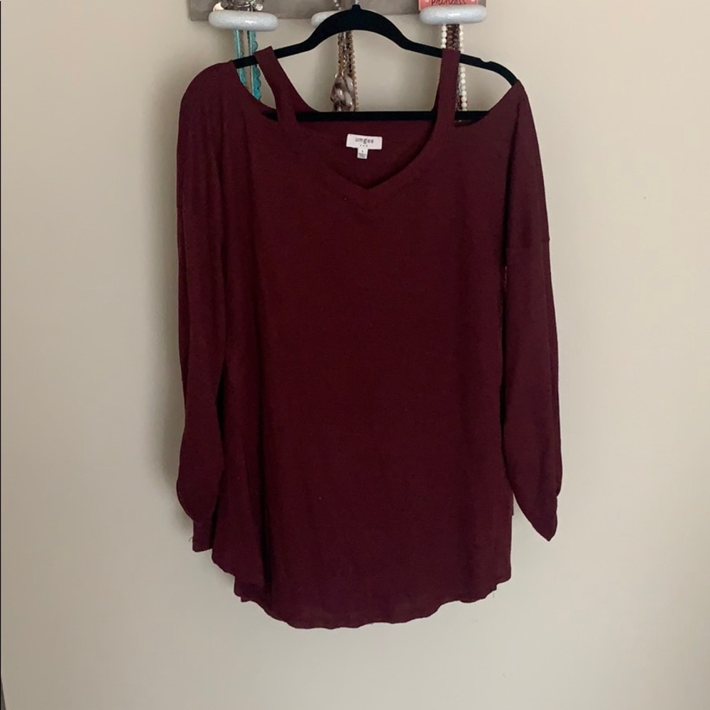 UMGEE cold shoulder top